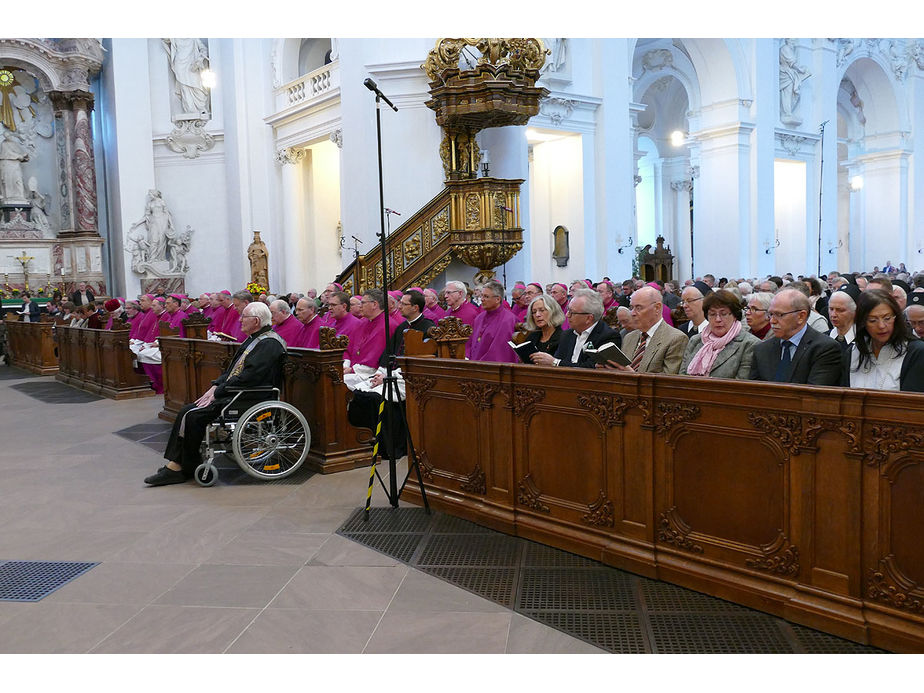 Abschlussvesper der Bischofskonferenz mit Austeilung des Bonifatiussegens (Foto: Karl-Franz Thiede)